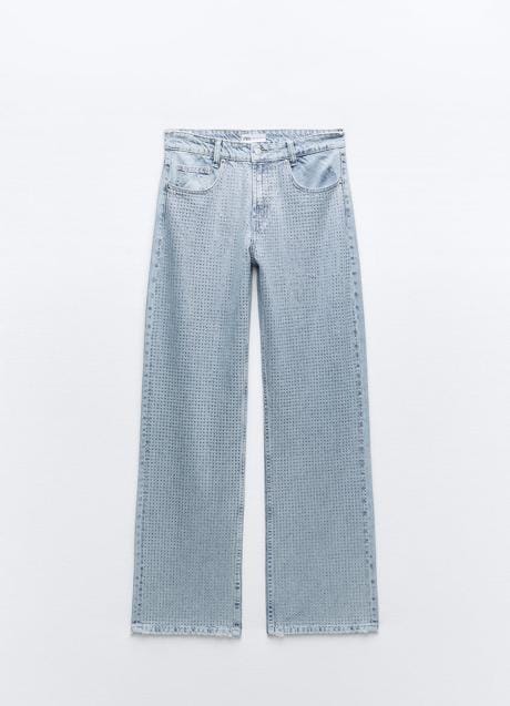 Jeans con brillos de Zara (59.95 euros)