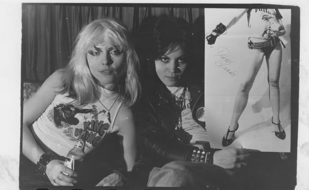 Debbie Harry, con otra histórica de la escena: Joan Jett. 
