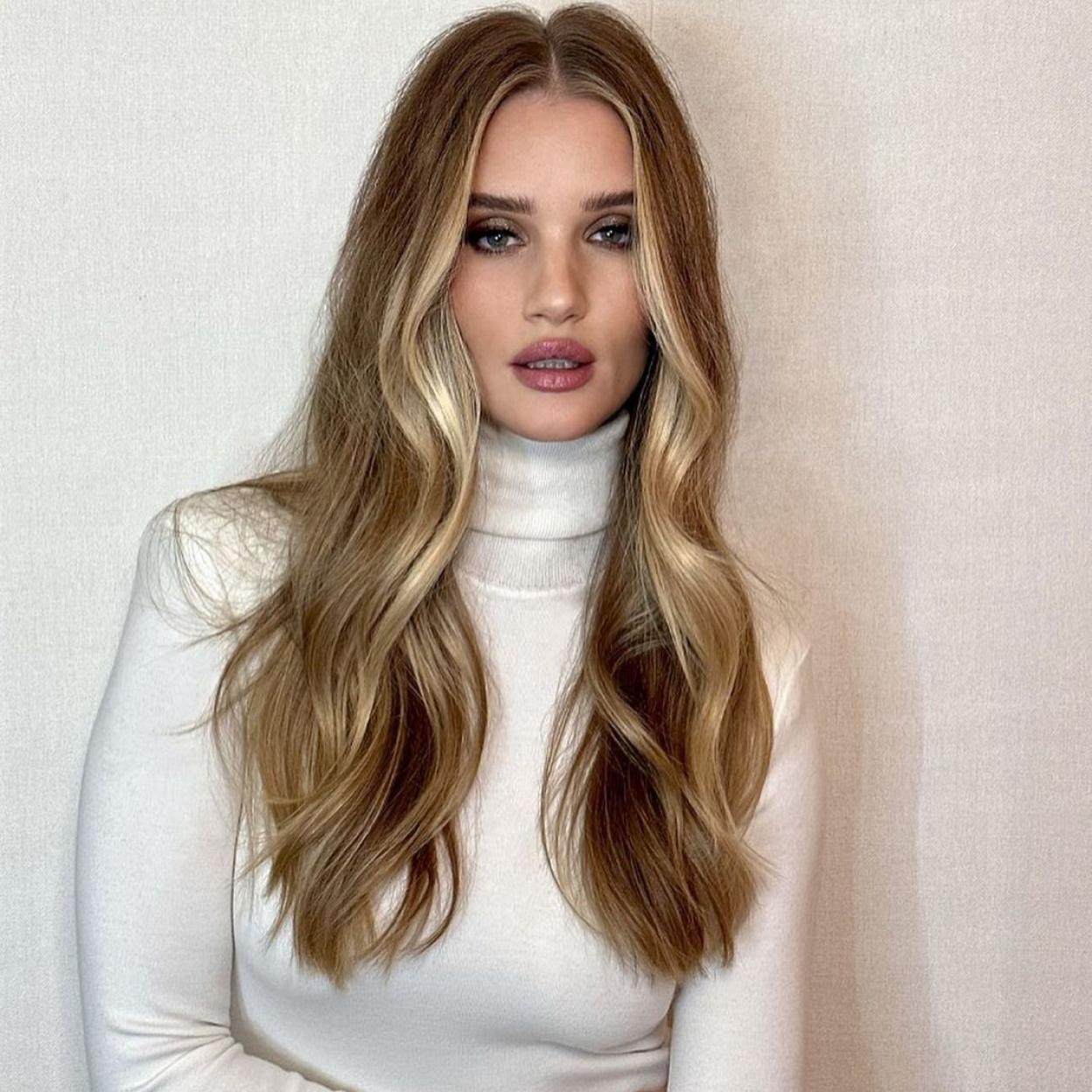 Rosie Huntington-Whiteley./@rosiehw