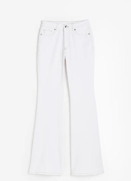 Vaqueros flare de H&M (29,99 euros)