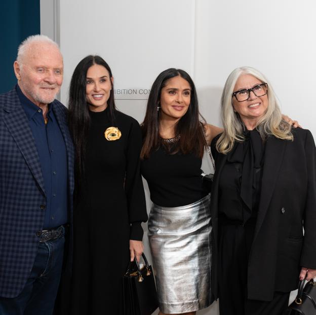 Anthony Hopkins y su mujer, Stella Arroyave, con Demi Moore y Salma Hayek en la inauguración. 