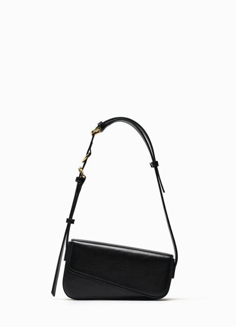 Bolso negro de Zara (29,95 euros)