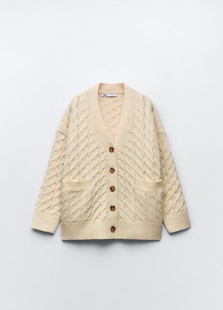 Chaqueta con ochos de Zara (39,99 euros)