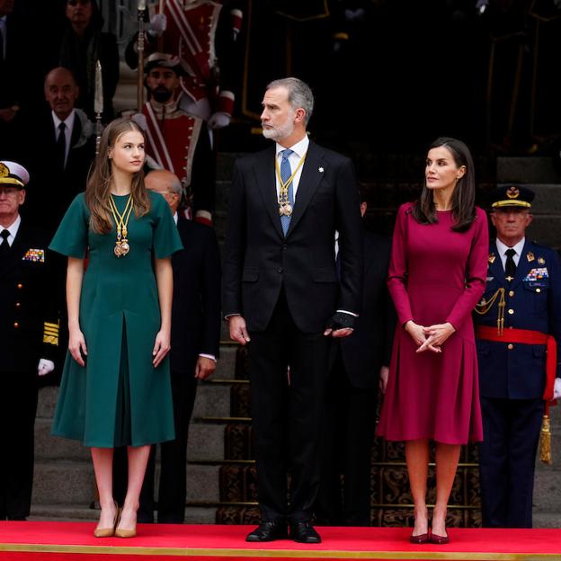 La familia real, a su salida del Congreso de los Diputados, donde asistieron a un desfile militar. 