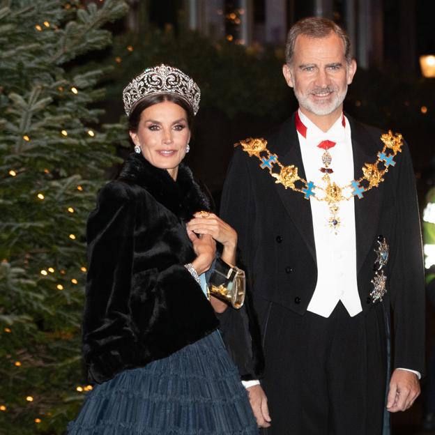 Los reyes Felipe y Letixzia, durante el periodo navideño. 