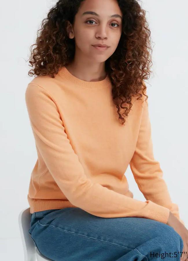 Jersey de manga larga en cashmere de Uniqlo. Foto: Uniqlo.