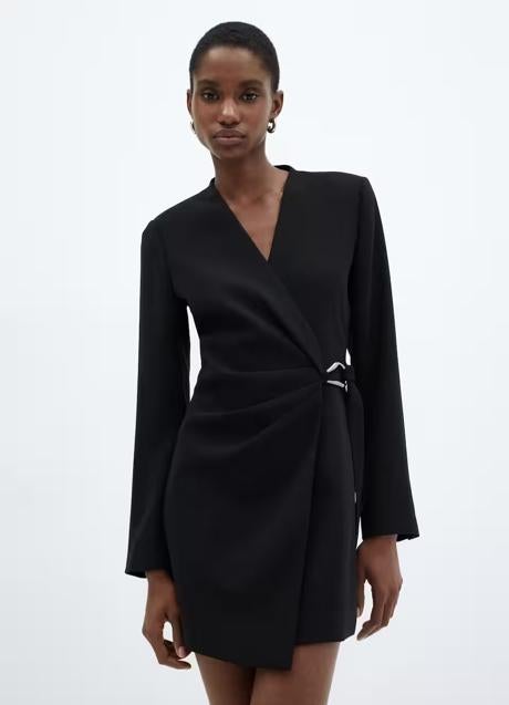 Vestido negro de Mango (59,99 euros)