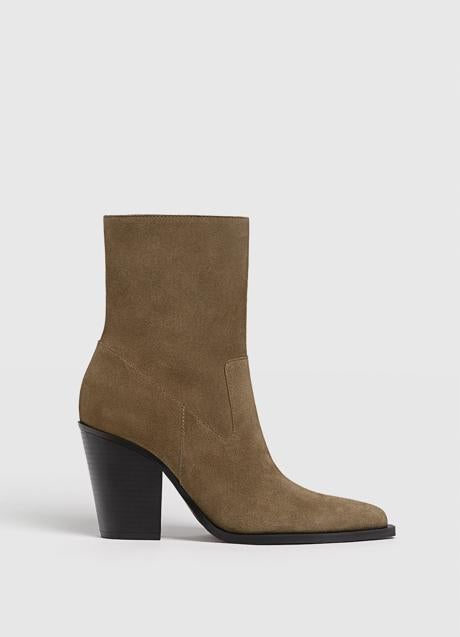 Botines de tacón de Stradivarius (49,99 euros)