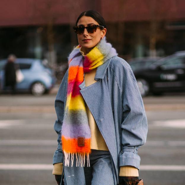 Influencer con look invernal