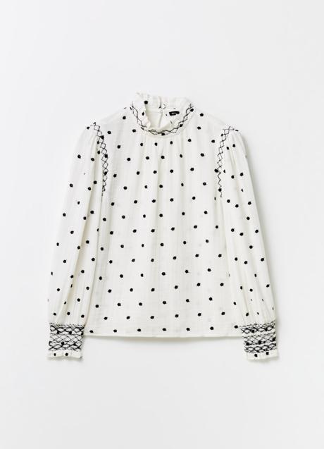 Blusa estampada de Sfera (29,99 euros)