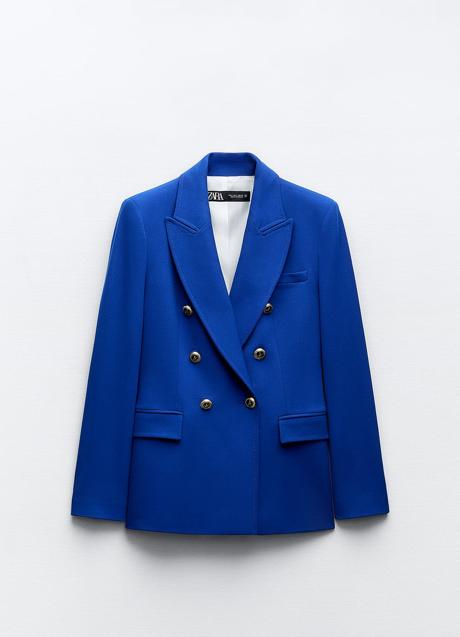 Americana azul klein de Zara (49,99 euros)