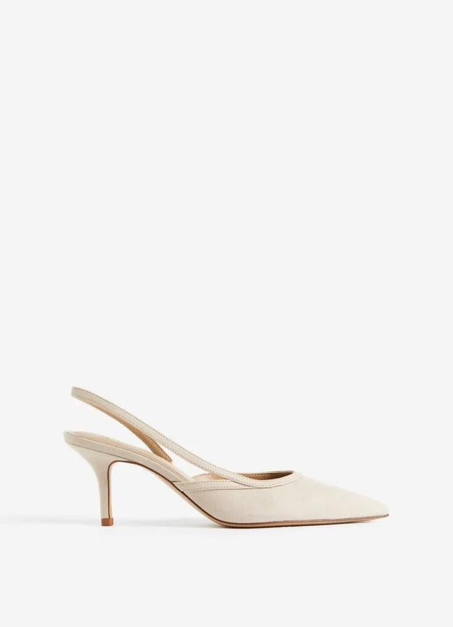 Slingback blancos de H&M, 29,99 euros.