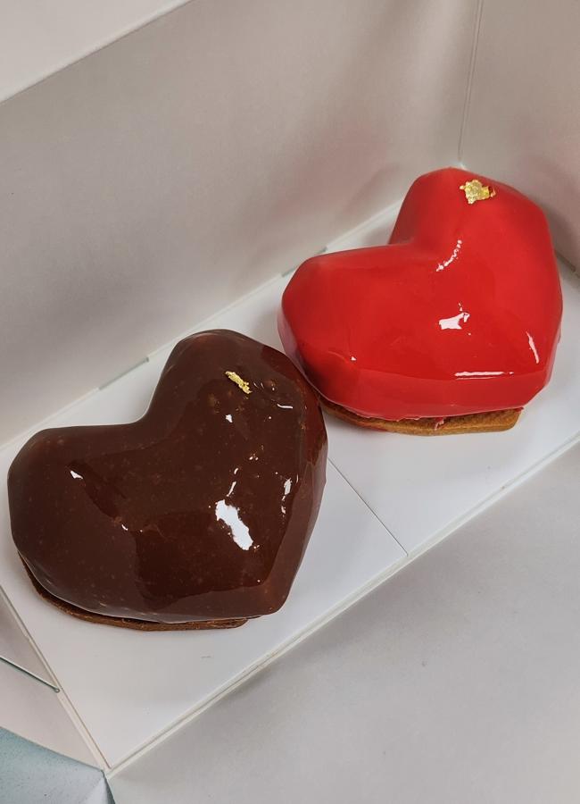 El dúo de corazones de Annapurna Cakes, ideal para celebrar San Valentín en pareja. / DR