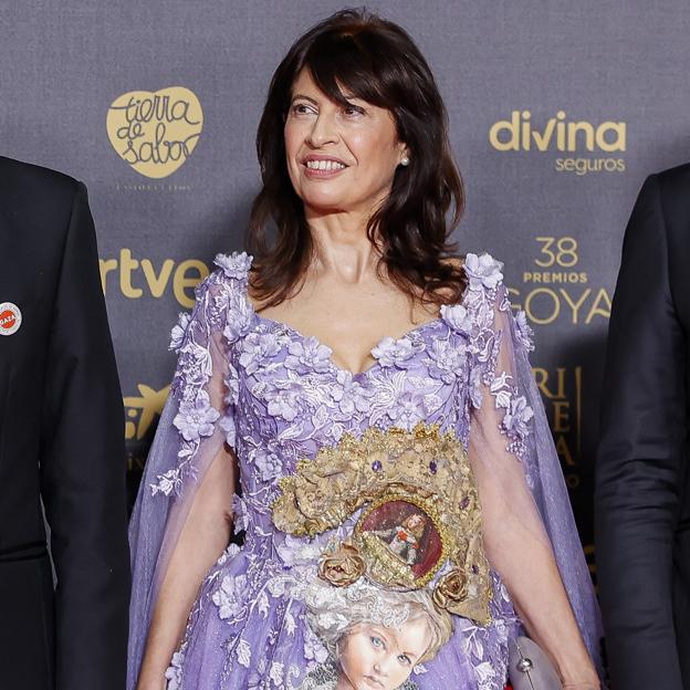 El sorprendente vestido de Ana Redondo, la ministra que ha llevado el look más original y comentado de los Premios Goya 2024