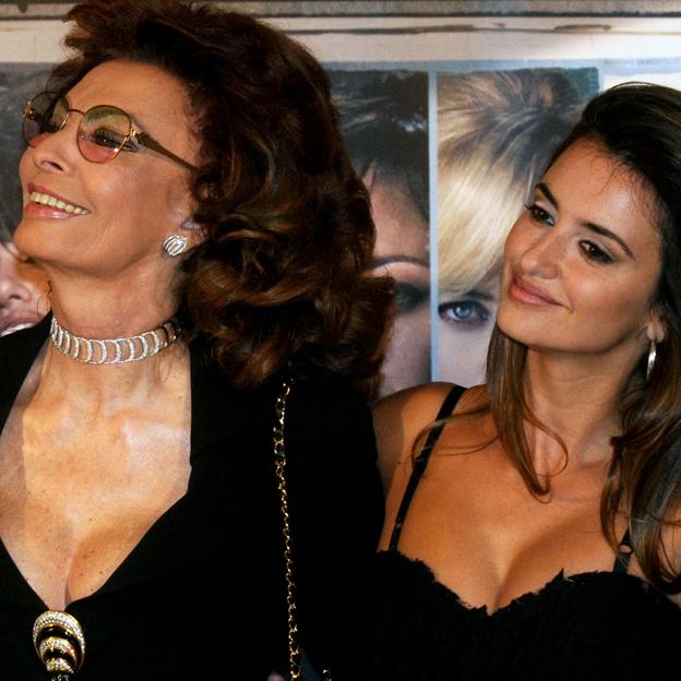 Penélope Cruz, con Sophia Loren, en el estreno de 'Nine'. 