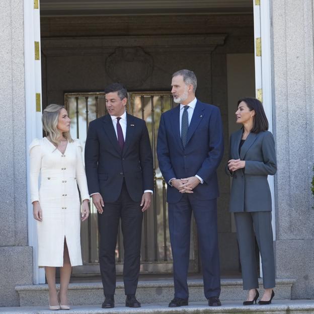 Los reyes junto al presindente de Paraguay y su mujer.