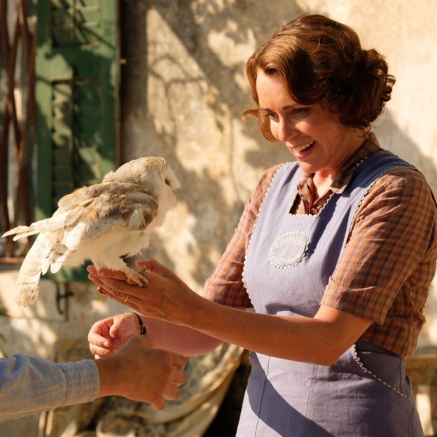 Keeley Hawes en una imagen de Los Durrell, la serie basada en la autobiografía del naturalista británico Gerald Durrell.