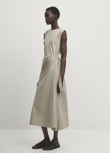 Vestido con nudo de Massimo Dutti (79,99 euros)