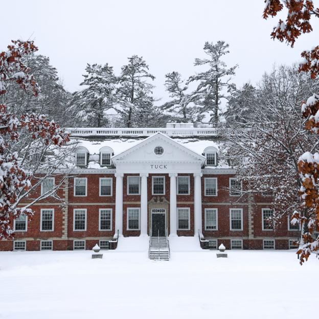 Fachada de la Universidad de Darmouth, en el estado de New Hampshire en el que se ambienta la novela de Makkai.