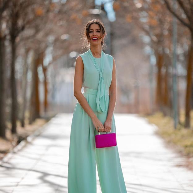 Estos son los monos de invitada más elegantes para la temporada de bodas de primavera