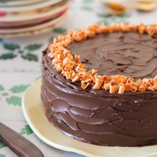 La tarta de muerte por chocolate cuya receta podemos encontrar en Disfruta de la repostería, el manual de Alma Obregón.