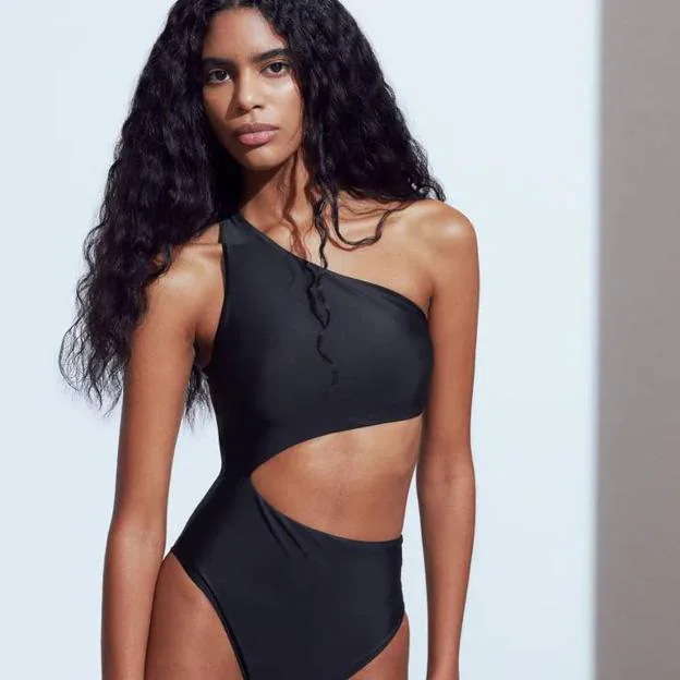 Black swimsuit with cut out