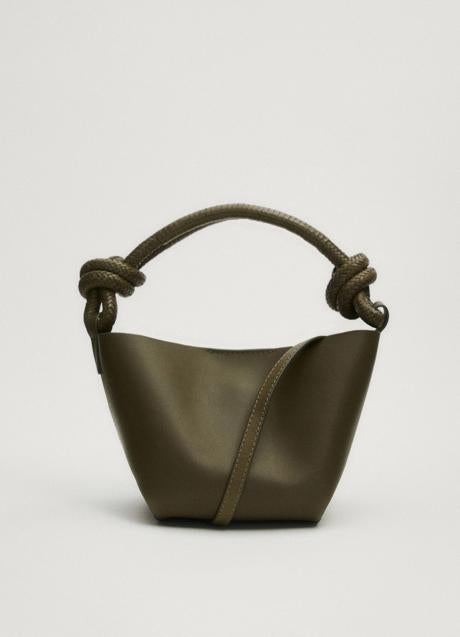 Bolso caqui de piel de Massimo Dutti (129 euros)