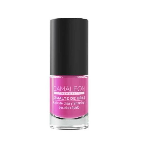 Esmalte de uña rosa