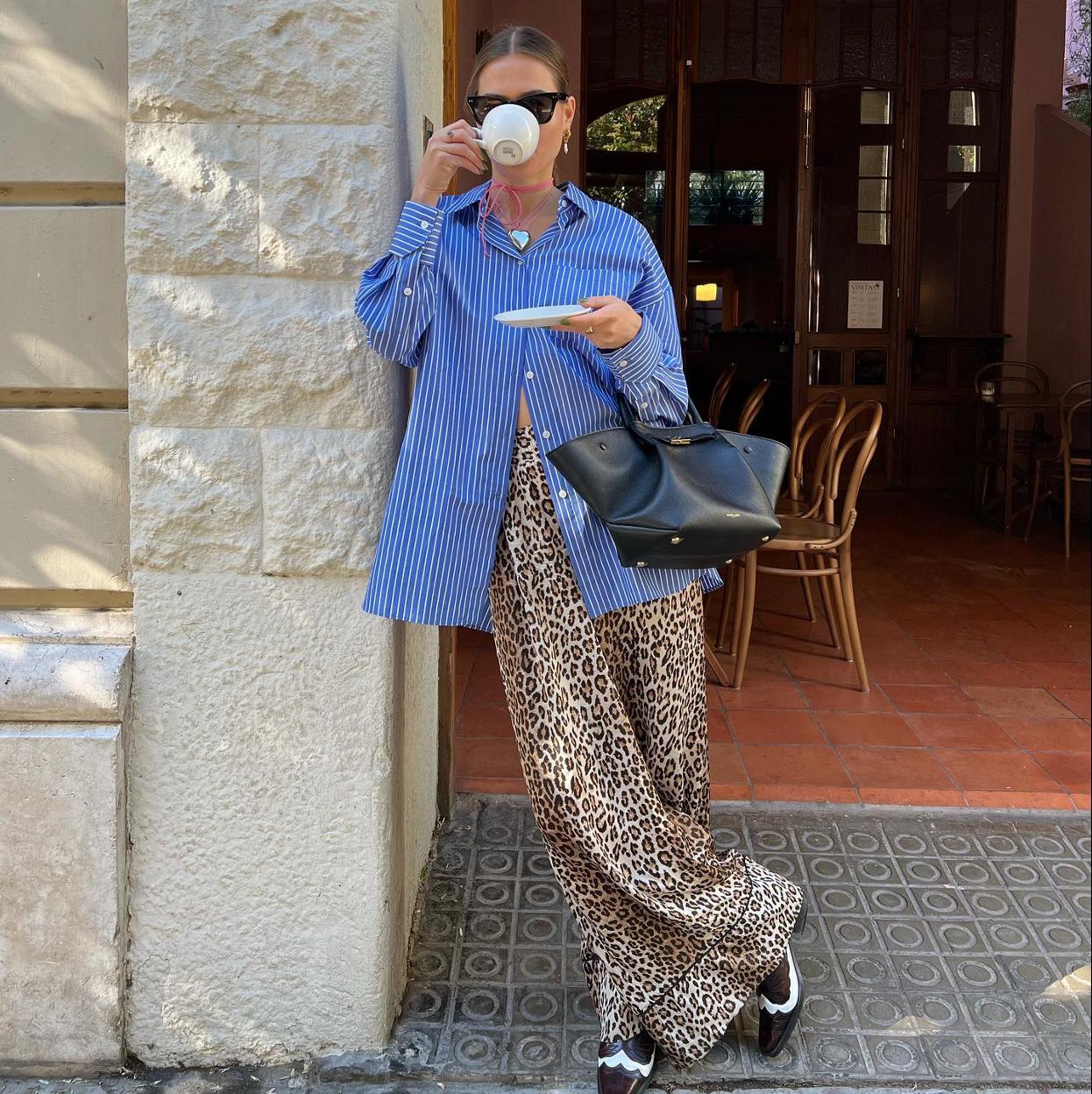 La mejor forma de combinar el pantalon de leopardo esta es la prenda imprescindible Mujer Hoy