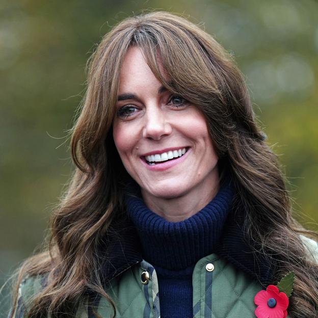 Kate Middleton regresa y agota la sudadera deportiva más inesperada del año