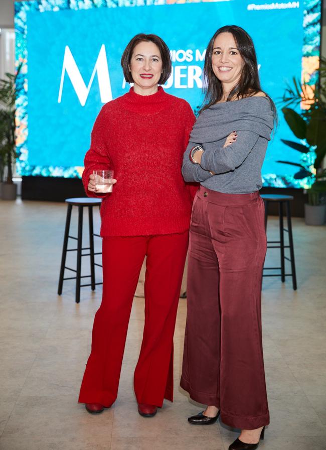 Cristina Pérez, junto a Blanca Olcina, jefa de publicidad de Vocento Medios. Foto: Álex Rivera.