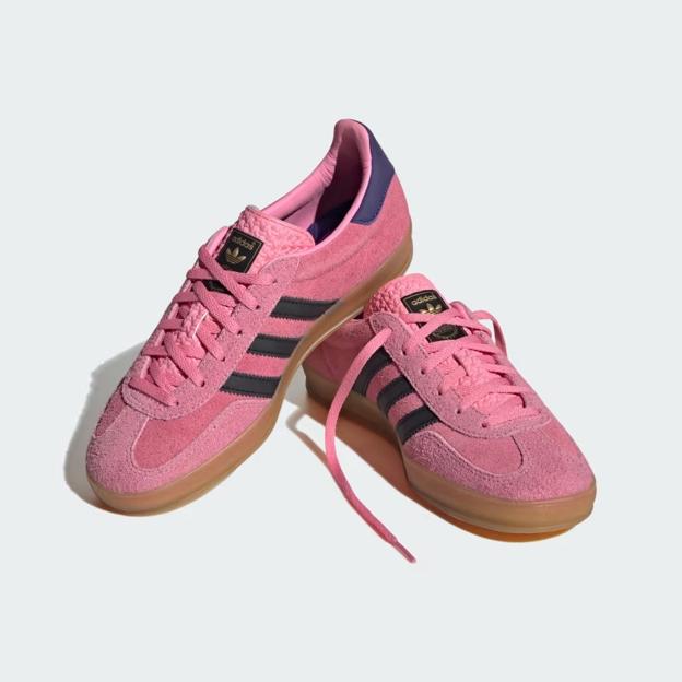 Las zapatillas tendencia de la primavera 2024 son las Adidas rosas Mujer Hoy