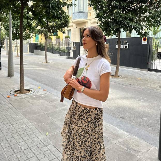 El cherry top o camiseta con estampado de cerezas es la moda viral que arrasa en Instagram