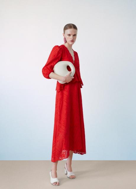 Vestido rojo de Sfera (59,99 euros)