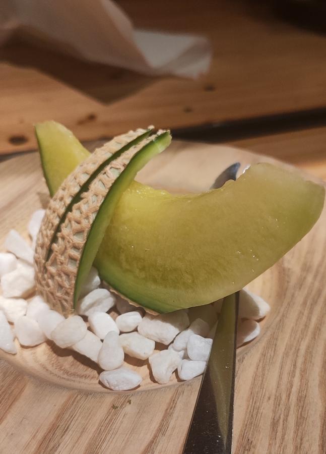 El Crown Melon, la denominación de origen de muskmelon más prestigiosa de Japón, que podemos disfrutar a los postres en Pilar Akaneya. / Pilar Akaneya