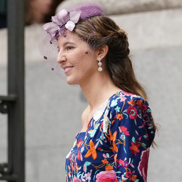 La otra novia en la boda de Almeida: el look de Victoria López-Quesada, la aristócrata que sí logrará que Letizia vaya a su enlace