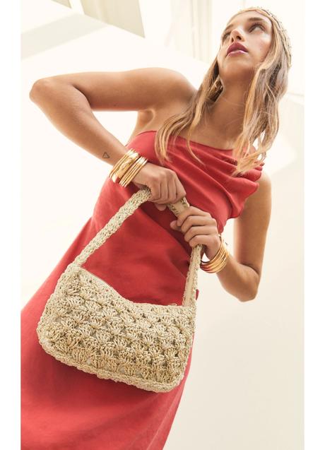 Bolso de crochet de Stradivarius (22,99 euros)