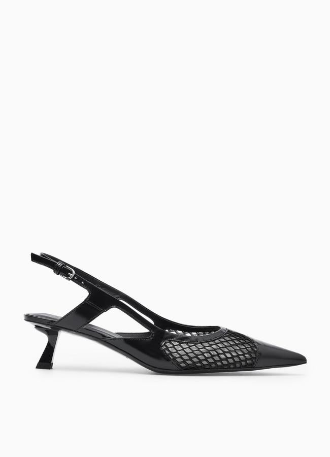 Slingback de rejilla de COS, 150 euros.