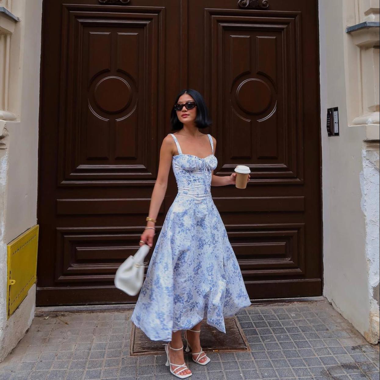 Influencer con vestido midi para primavera/@CHERYLROCHA