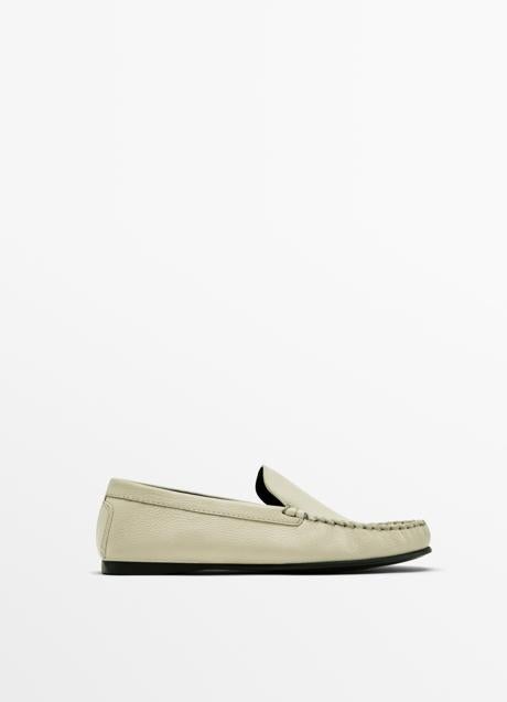 Mocasines de piel de Massimo Dutti (79,95 euros)