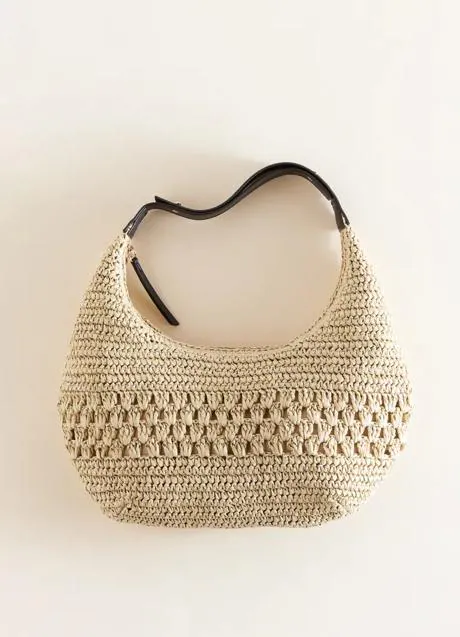 Bolso de rafia de H&M (29,99 euros)