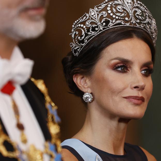 Letizia se viste de gala: estos son los cinco vestidos de reina más impresionantes que ha llevado