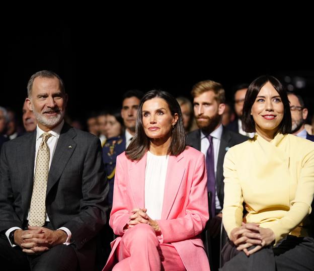 El rey Felipe, la reina Letzia y la ministra Diana Morant.