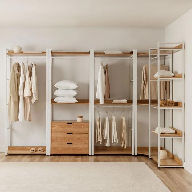 Propuesta de vestidor modular de Sklum que, además de práctico, es elegante y bonito. 