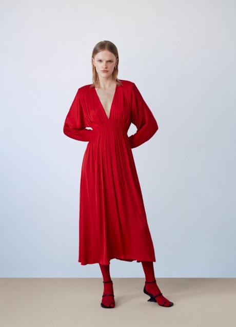 Vestido rojo de Sfera (49,99 euros)