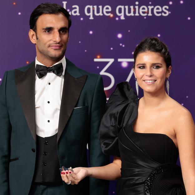 Manu Vega y Tana Rivera en la gala de los Goya de 2023 celebrada en Sevilla. 