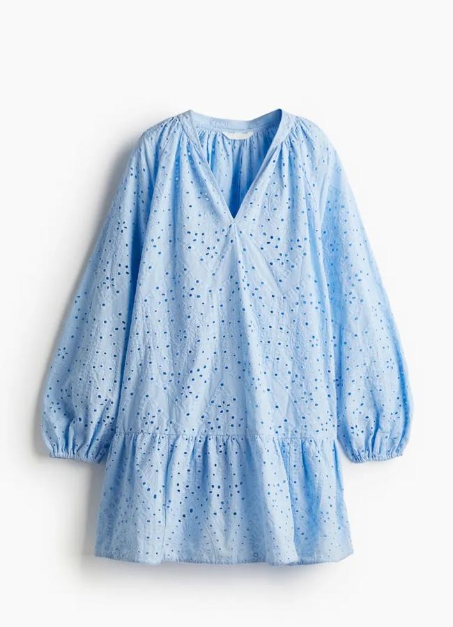 Vestido túnica en bordado inglés de H&M, 29,99 euros.