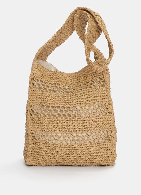 Bolso de rafia de Pull & Bear (17,99 euros)