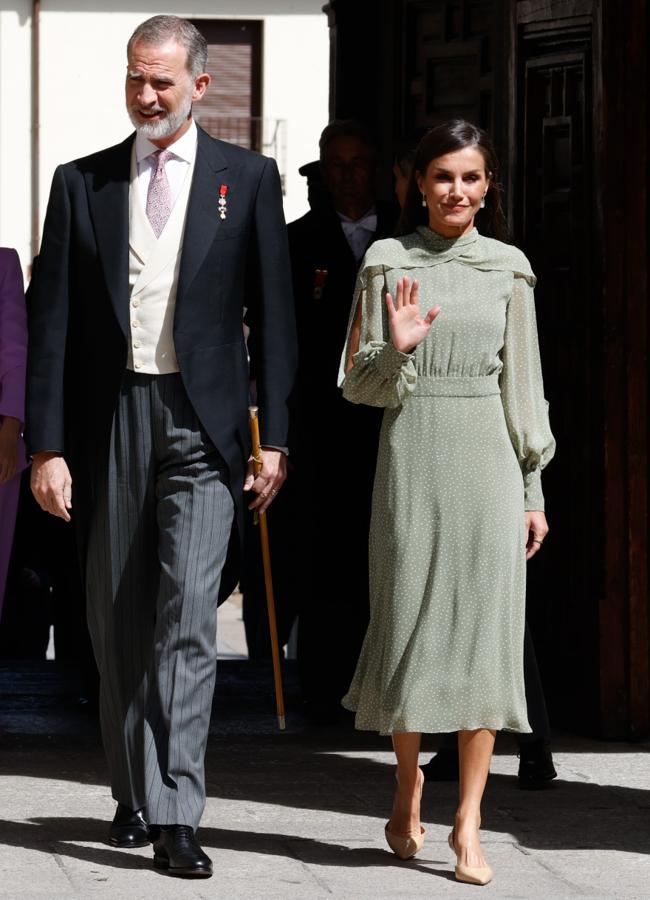 La reina Letizia junto al rey Felipe en los Premios Cervantes 2019, entregados en 2022. (GTRES)