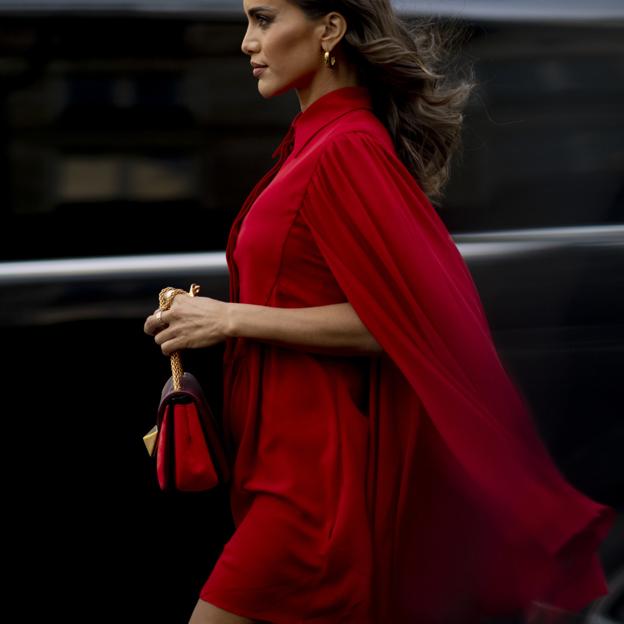 El vestido flor por menos de 60 euros de Sfera que se convertirá en la mejor opción para las invitadas de última hora